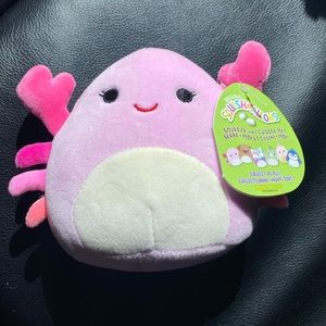 BNWT cailey squishmallow 5”